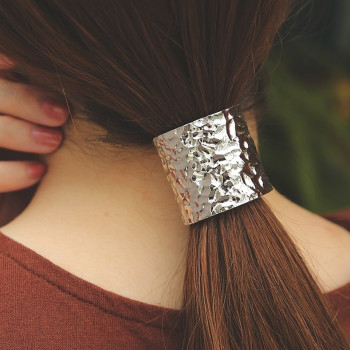 moon haircuff